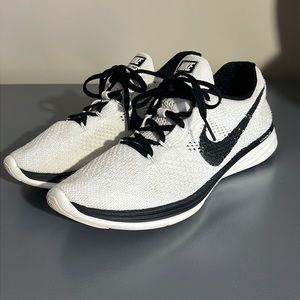Nike Flyknit Lunar 3